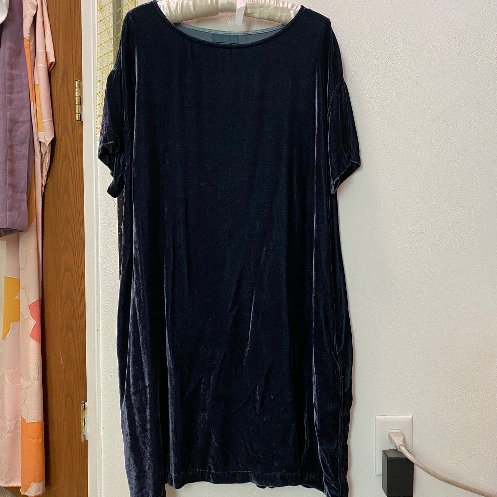 CP Shades Carolina teal velvet short sleeve shift dress